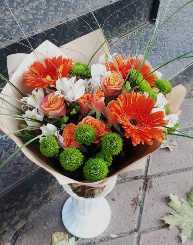 Букет цветов из: Герберы, Хризантемы, Альстромерии и Розы в Кахуне