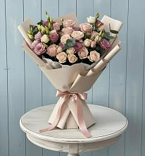 Букет цветов из:  Розы и Лизиантусы в Кахуне