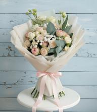 Букет цветов из:  Розы и Лизиантусы в Кахуне