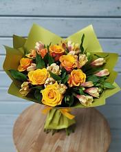 Букет цветов из:  Альстромерии и Розы в Кахуне