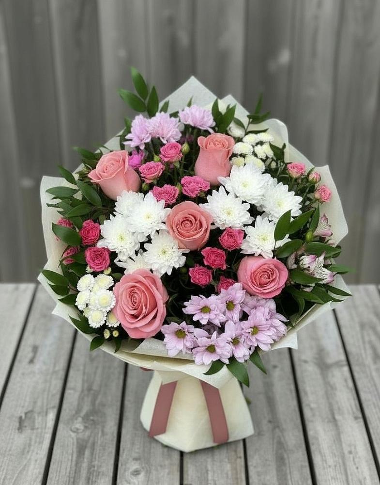 Букет цветов из: Альстромерии, Гвоздики, Розы и Хризантемы в Кахуне