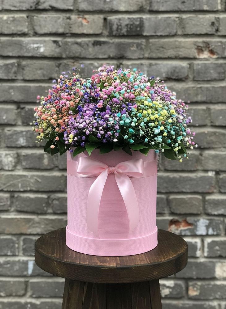 Цветочная композиция из Гипсофила и Розы в шляпной коробке в Кахуне