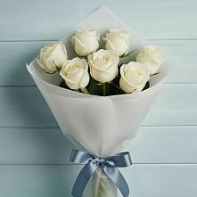 Букет 7 Белых роз Эдлесс Лав в Кахуне