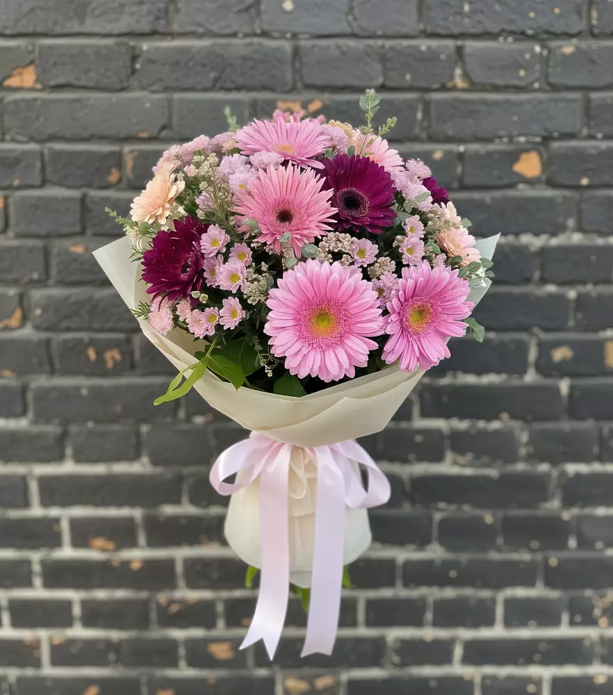 Букет цветов из: Герберы и Хризантемы в Кахуне