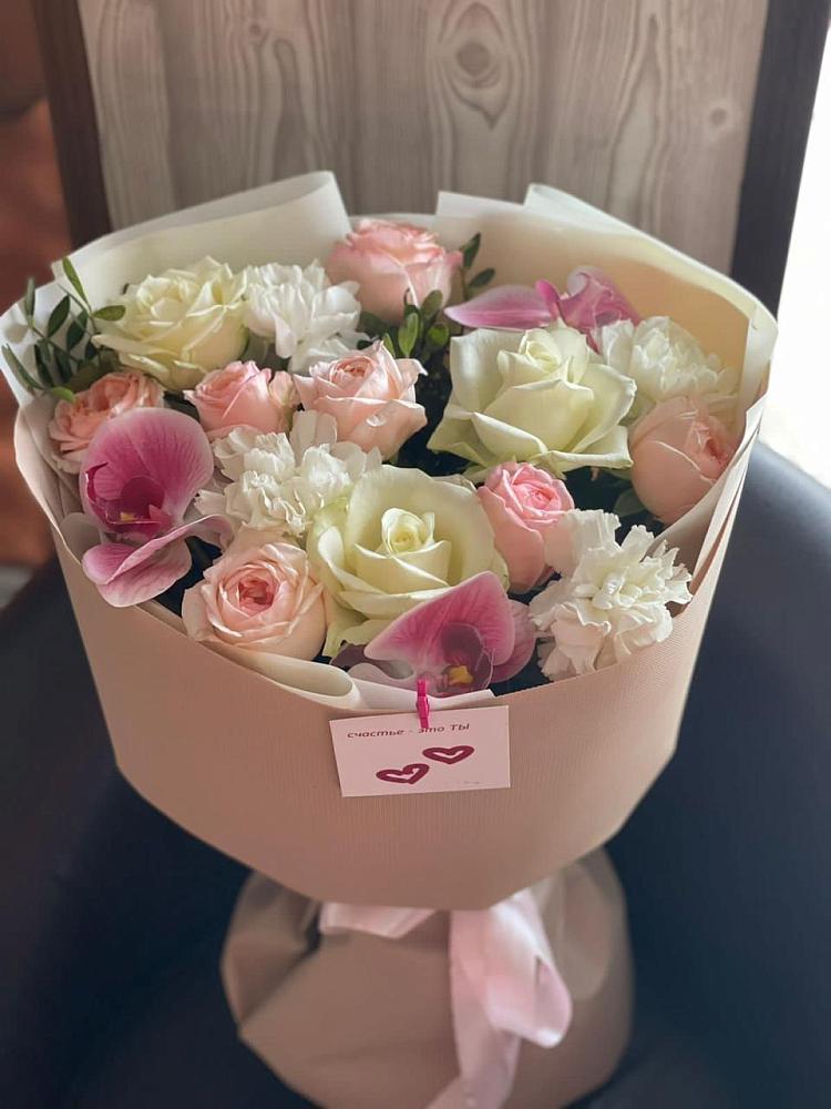 Букет цветов из: Орхидеи, Розы и Гвоздики в Кахуне