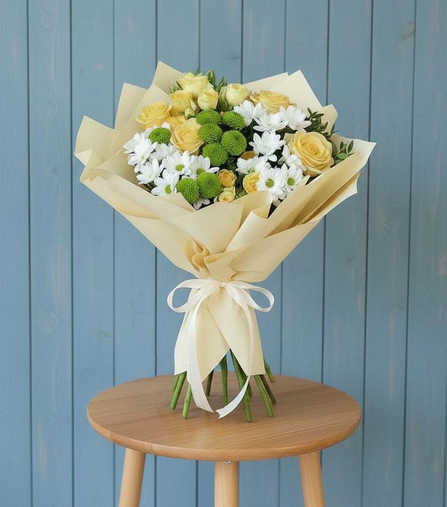 Букет цветов из: Хризантемы и Розы в Кахуне