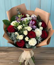 Букет цветов из:  Розы и Альстромерии в Кахуне