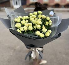 Букет Белые кустовые розы Солинеро в Кахуне