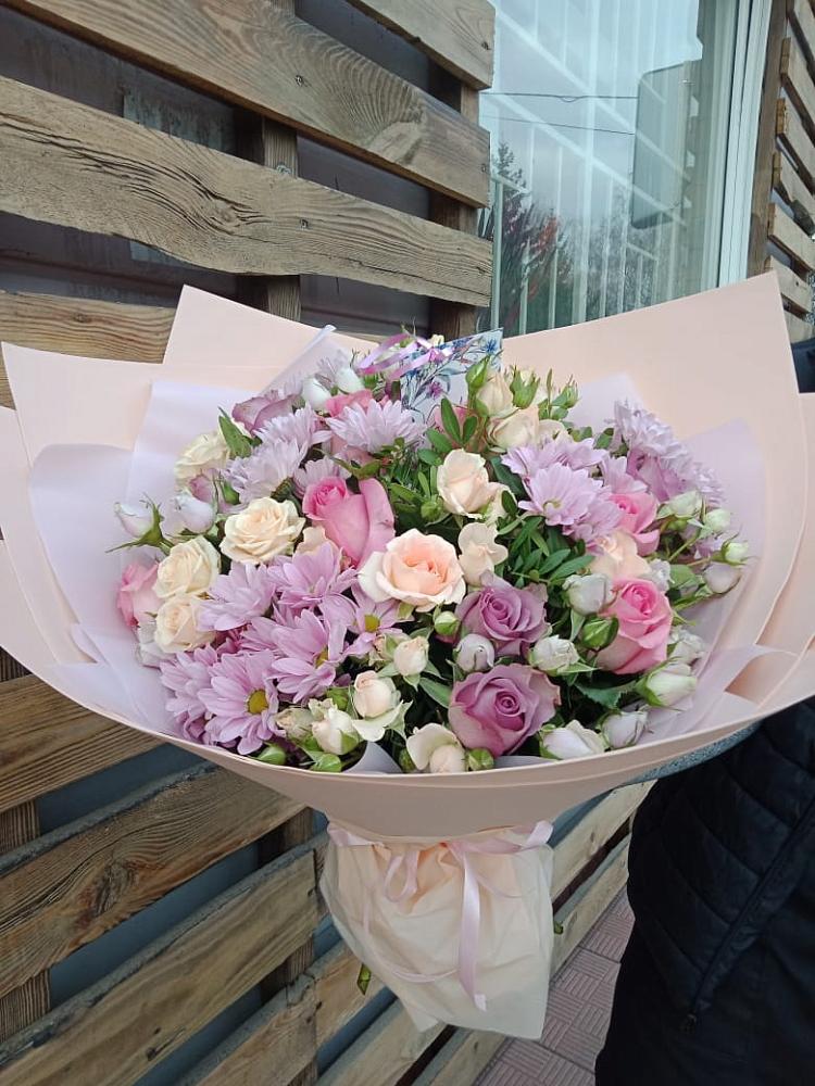 Букет цветов из: Розы и Хризантемы в Кахуне