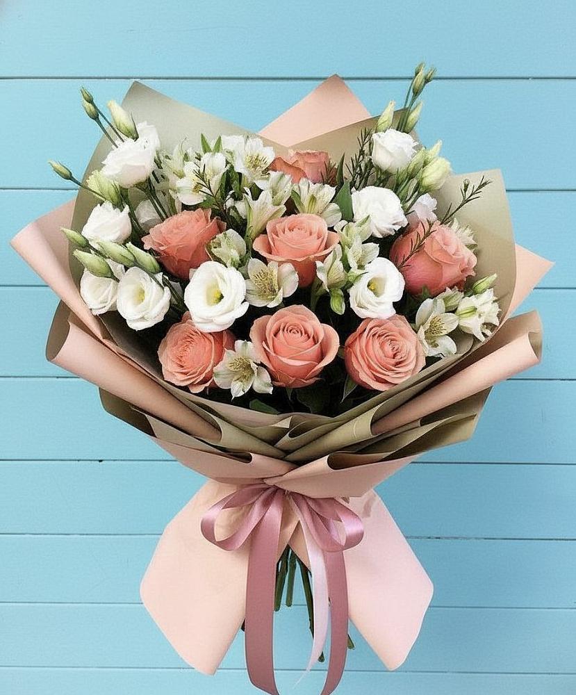 Букет цветов из: Розы, Альстромерии и Лизиантусы в Кахуне