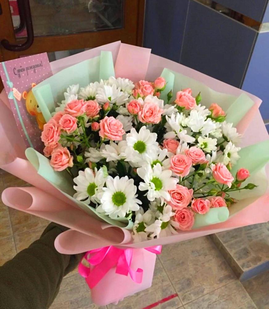 Букет цветов из: Розы и Хризантемы в Кахуне