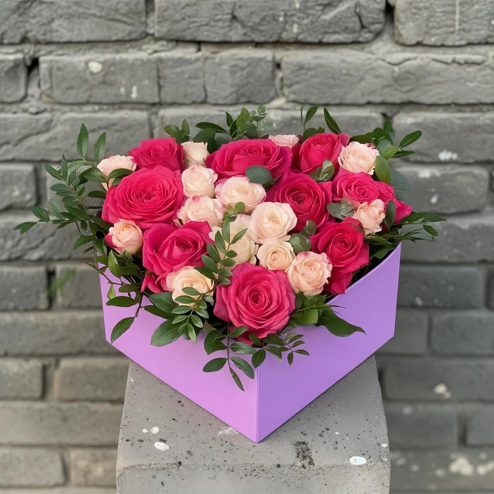 Цветочная композиция из Розы в коробке в Кахуне