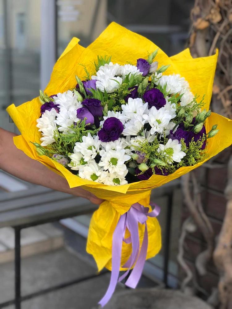 Букет цветов из: Ирисы, Хризантемы и Ромашки в Кахуне