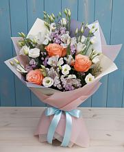 Букет цветов из:  Лизиантусы, Розы, Альстромерии и Гипсофила в Кахуне