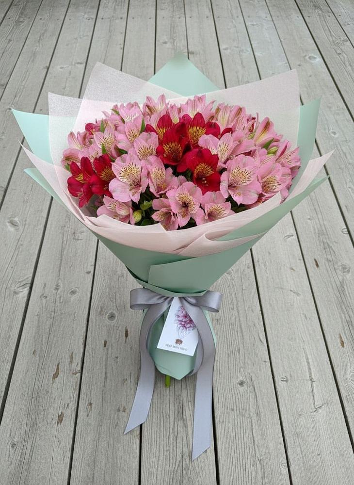 Букет цветов из: Альстромерии в Кахуне