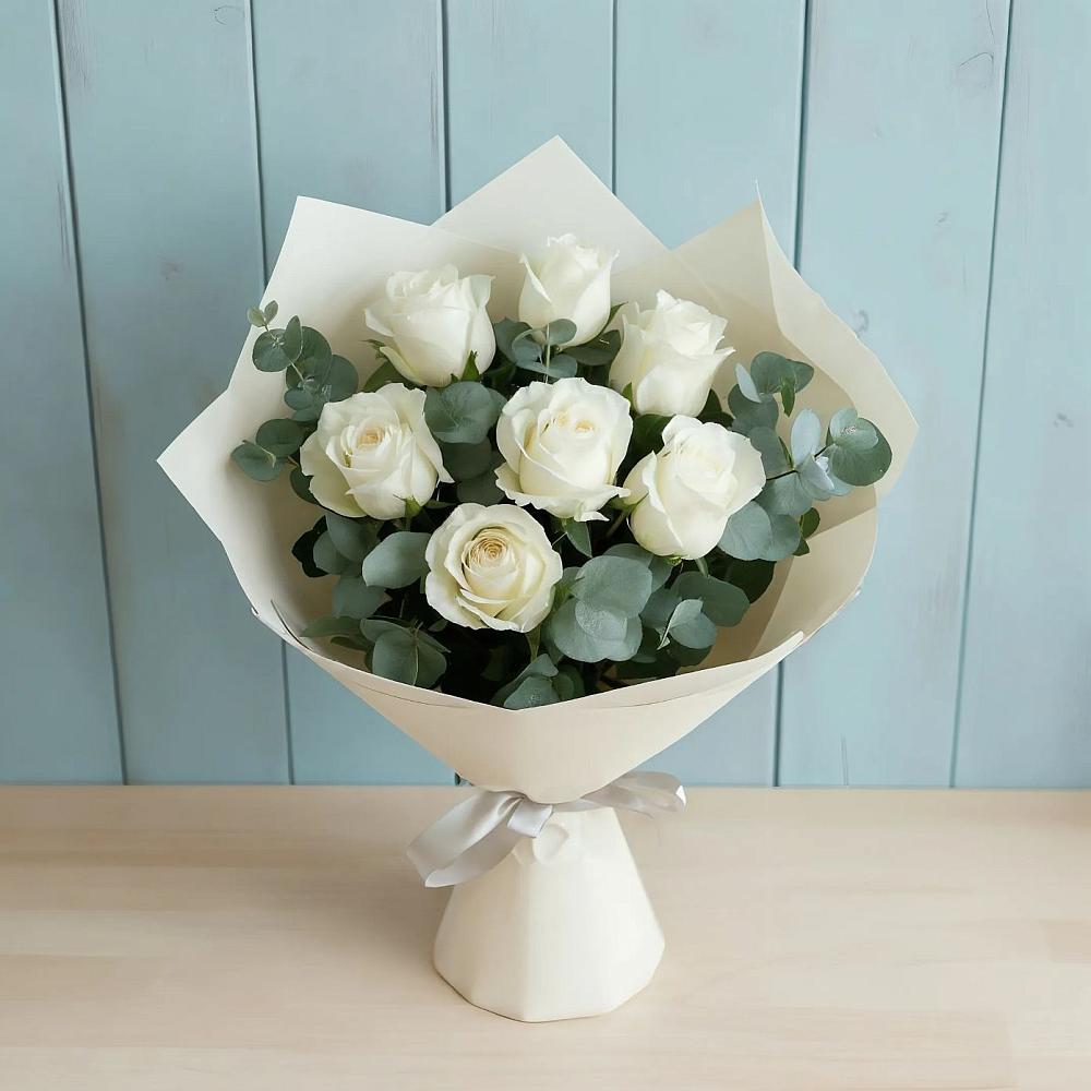 Букет Белые розы в Эвкалипте в Кахуне