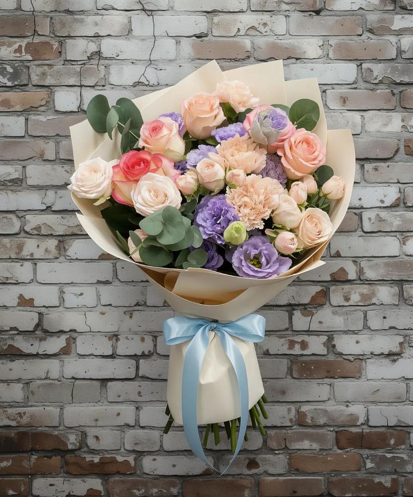 Букет цветов из: Розы, Лизиантусы и Гвоздики в Кахуне