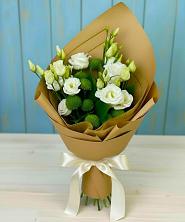 Букет цветов из:  Хризантемы и Лизиантусы в Кахуне