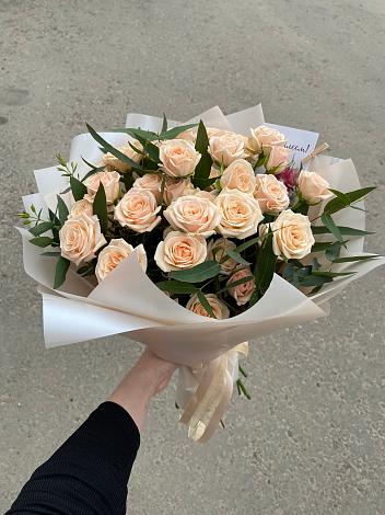 Букет Кремовые розы Латте в Кахуне