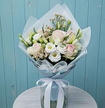 Букет цветов из:  Розы и Лизиантусы в Кахуне