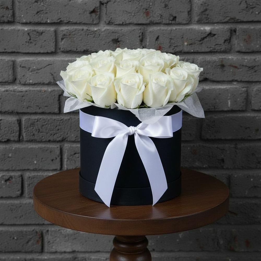 Цветочная композиция из Розы в шляпной коробке в Кахуне