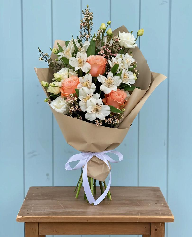 Букет цветов из: Альстромерии, Лизиантусы, Розы и Хризантемы в Кахуне